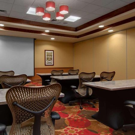 Hilton Garden Inn Milwaukee Airport Business bilde