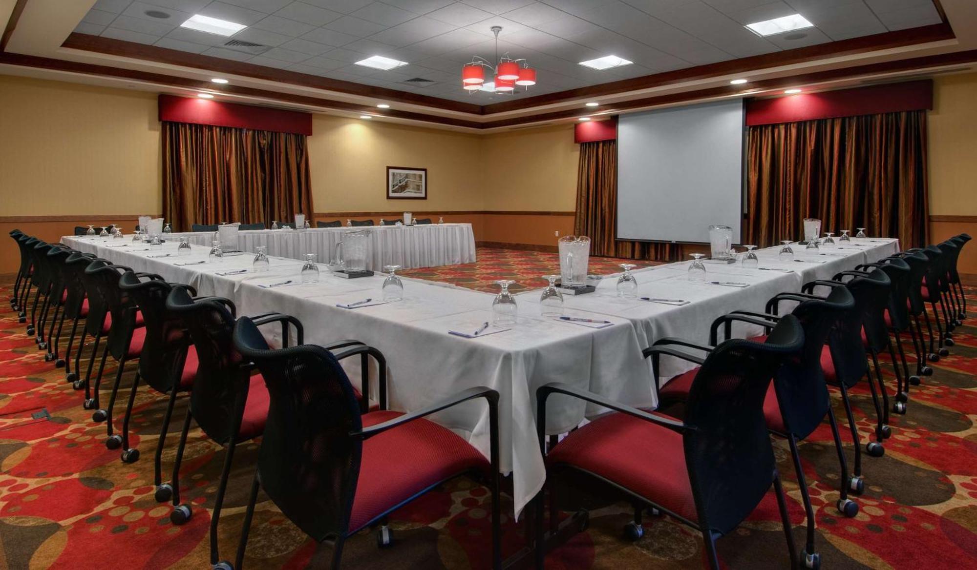 Hilton Garden Inn Milwaukee Airport Business bilde